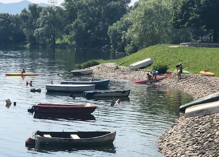 Bluelake Inn