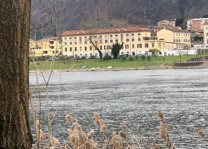 Bluelake Inn